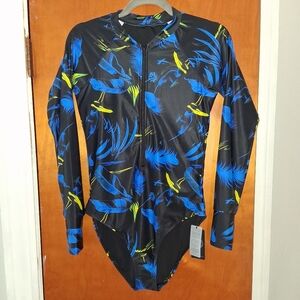 Women's New With Tags RELLECIGA Black Long-Sleeve RASH guard Swim Suit Water Med